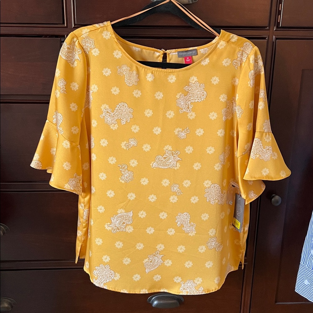 Vince Camuto Elbow Flutter Sleeve Paisley Top Sz M